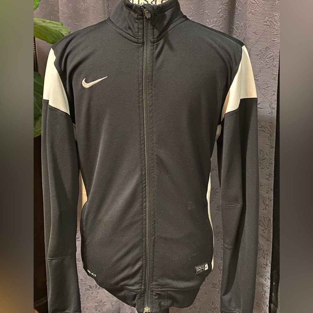 Boys S Nike zipper jacket